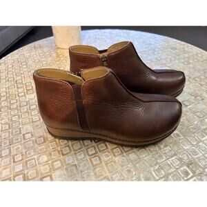 Dansko Women's Makara, Waxy Milled Brown Leather, Size 38